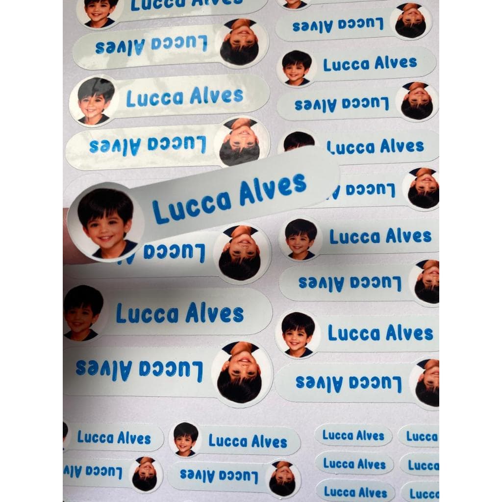 Etiqueta Escolar Personalizada com Foto Infantil – Kit com 84 Etiquetas | Identificação Escolar