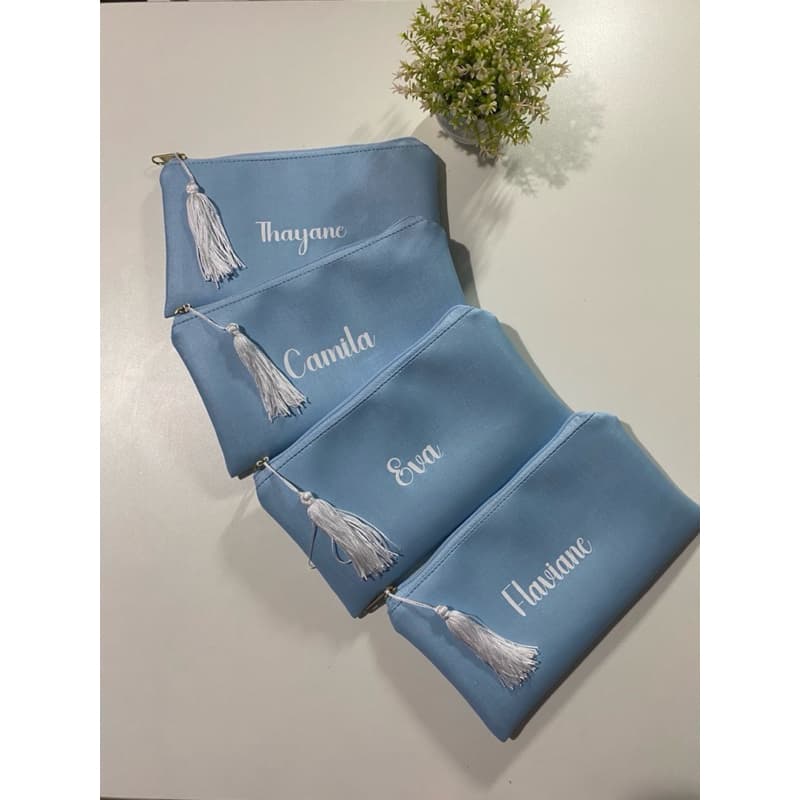 ✨Necessaire Penélope✨ Kit com 8 unidades. Personalizada com o nome e iniciais.