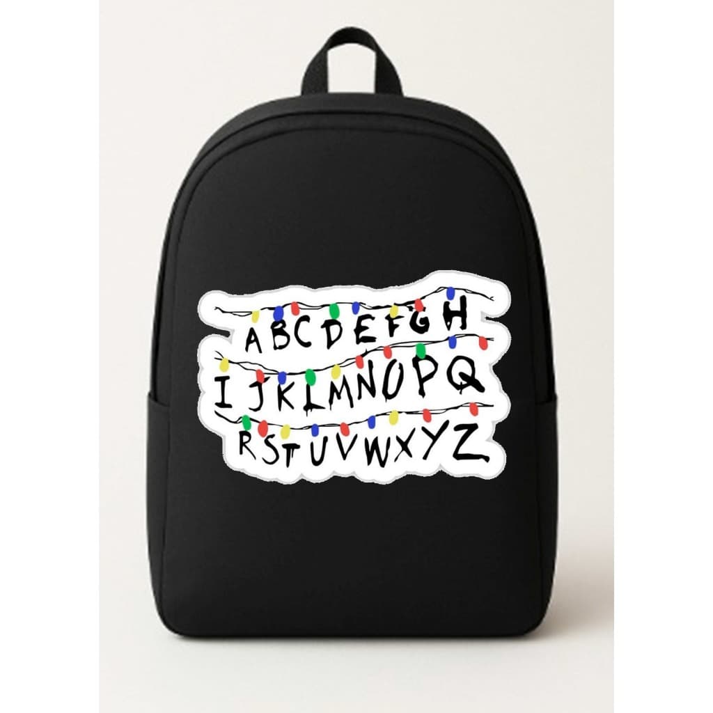 Mochila Retro Alfabeto Stranger Bolsa Ideal para Passeio Viagens e Escola Moda Juvenil Estampa Filmes e Series .