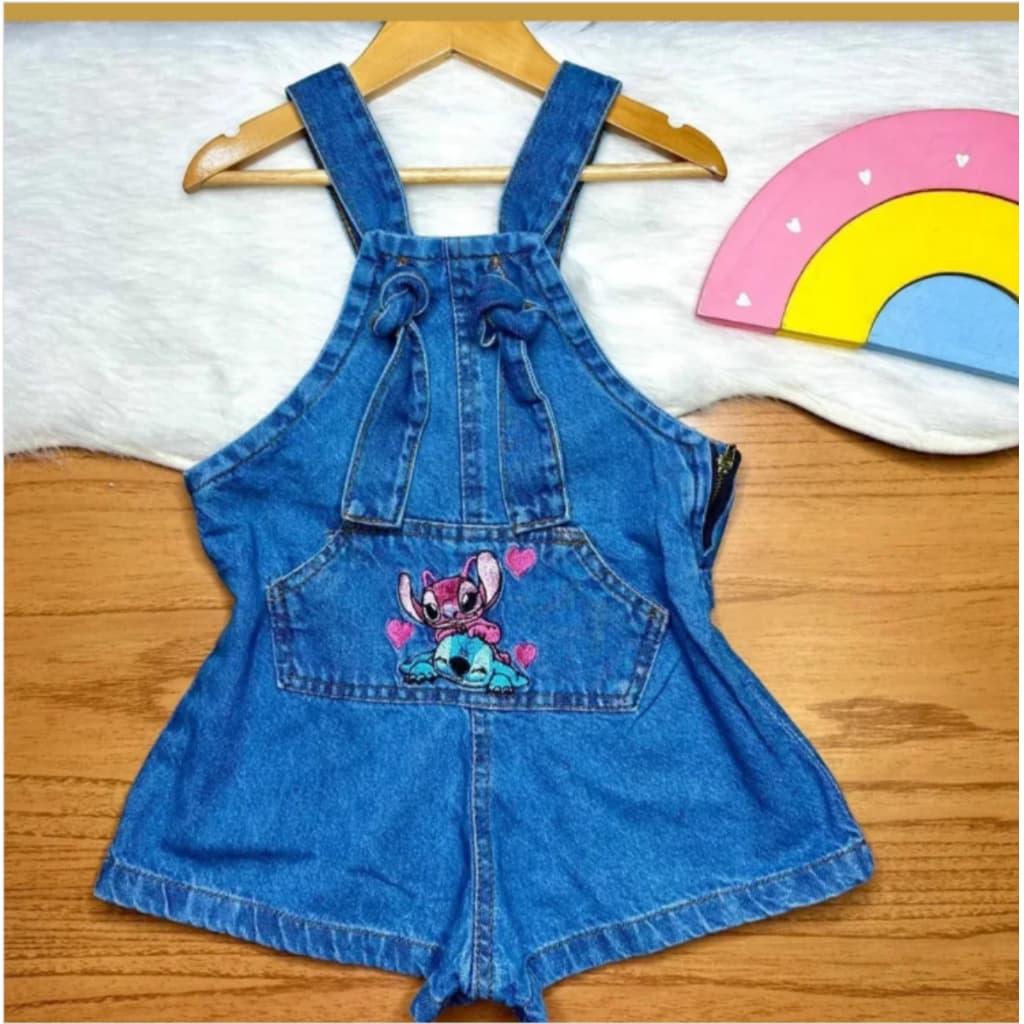 Jardineira Jeans Infantil Juvenil Feminina Stitch Macacão Curto Menina Confortável Premium Conjunto Disney Blogueira