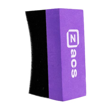 APLICADOR PRODUTOS PARA PNEU ZACS formato anatômico e acabamento côncavo cobre toda a área do pneu