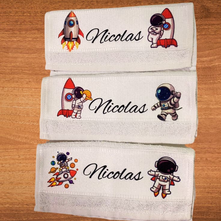 Toalhinha de boca, Foguete, personalizada com nome, para aula, crechê, presentear (envio rápido)