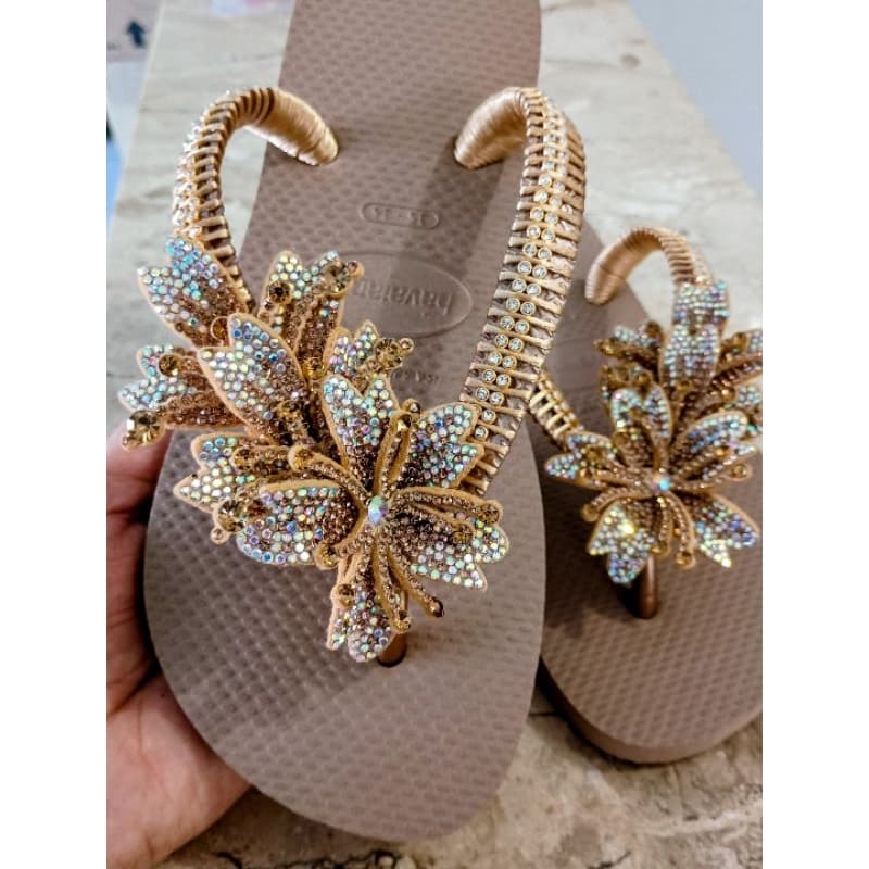 chinelos customizado com flores