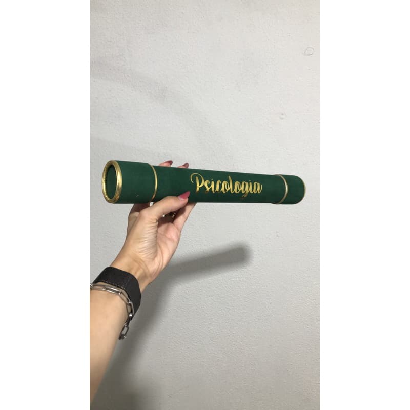 Canudo de formatura personalizado com nome do curso em dourado ou brilho camurça