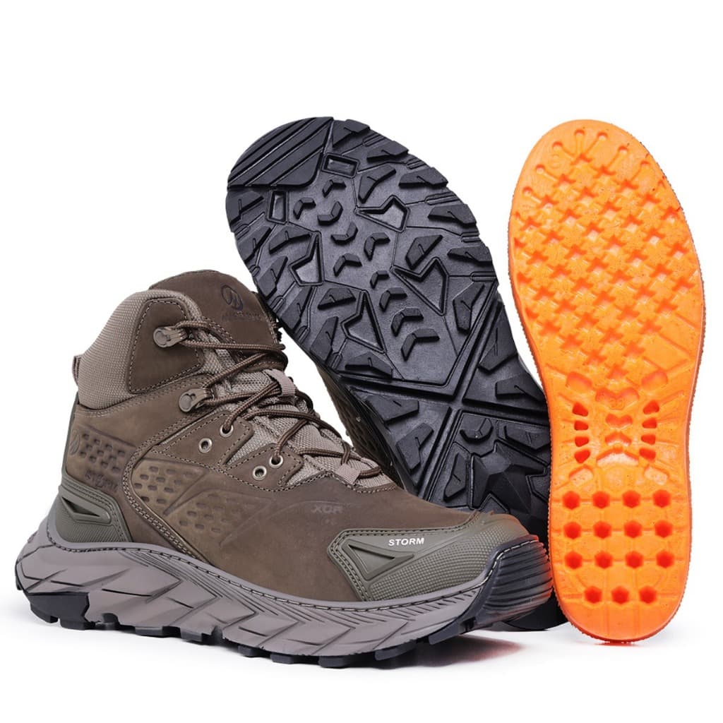 Tênis Bota Storm MasterBoots De Couro Detalhes Em Borracha