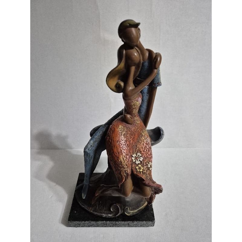 escultura em resina casal Áfricano C3680
