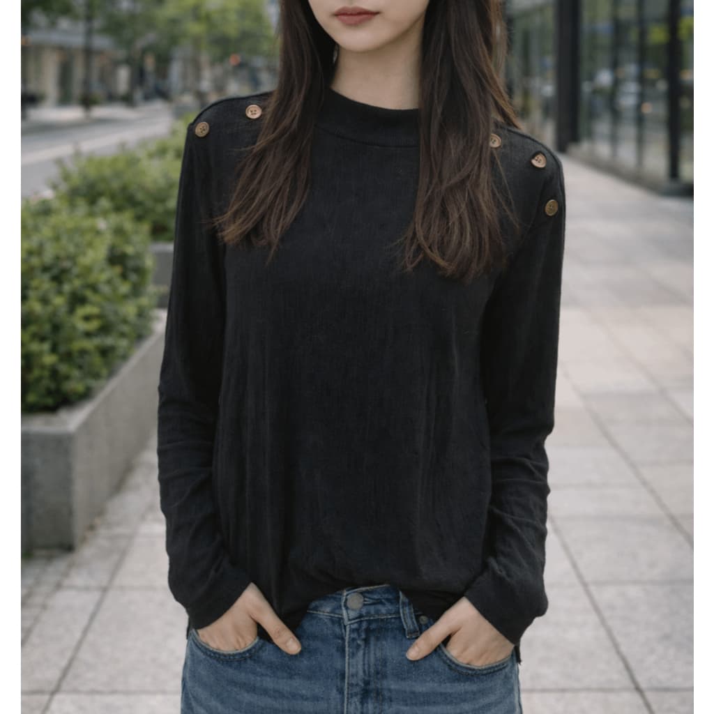 blusa oversized gola alta preta manga longa botões ombro canelada básica casual minimalista chic