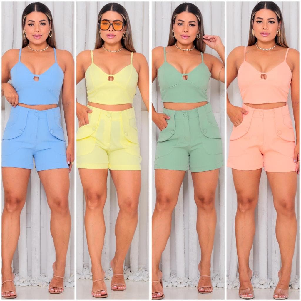 CONJUNTO CROPED Y SHORTS ELEGANTE EM ALFAIATARIA COM DETALHES DE BOTÕES