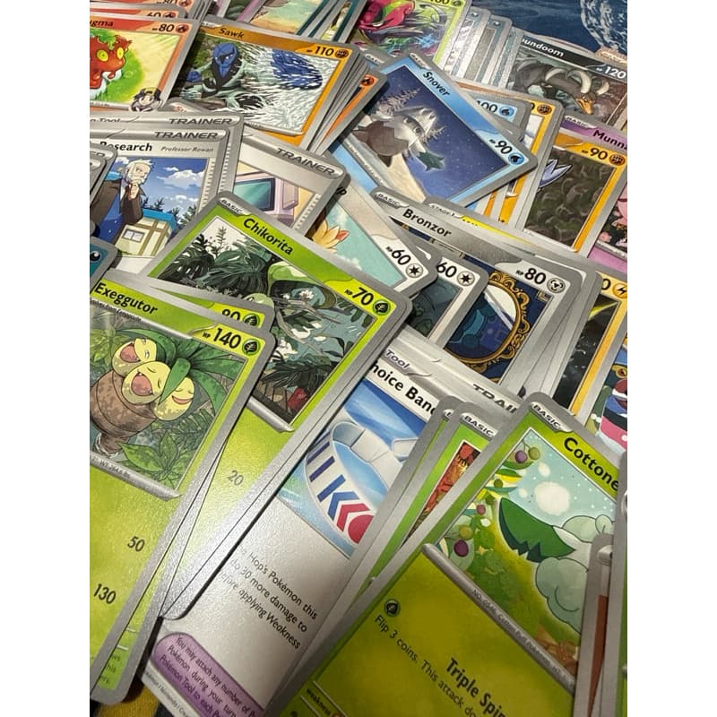 Lote Pokémon TCG AMERICANAS – 100 Cartas Originais em inglês