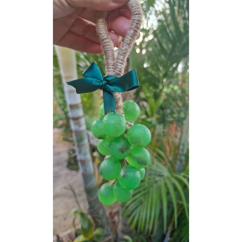 Cacho De Uva Sabonete Artesanal 100g Com Extrato De Aloe Vera Óleo De Amendoas