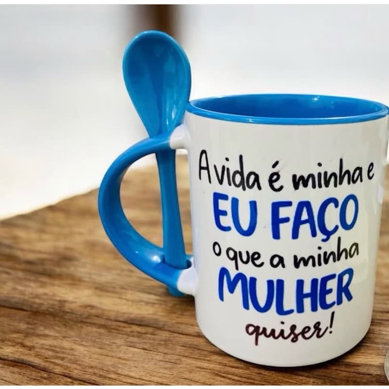 Caneca a vida é minha e faço o que a minha mulher quiser 325ml