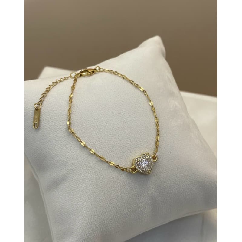 Pulseira Feminina Delicada Folheada Coração Cravejado  - Semijoia de Luxo