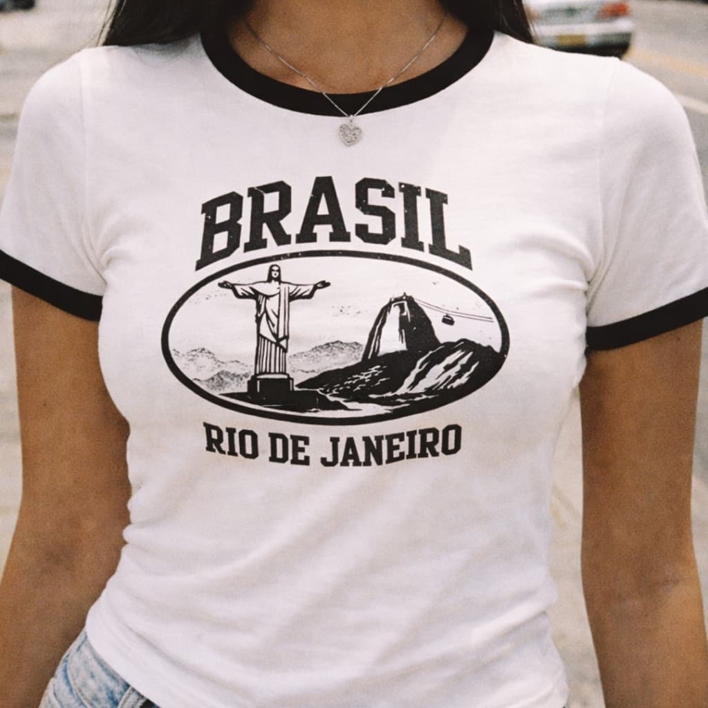Camiseta Feminina Rio de Janeiro Brasil T-shirt Vintage Y2K estética anos 90 100% Algodão BabyLook