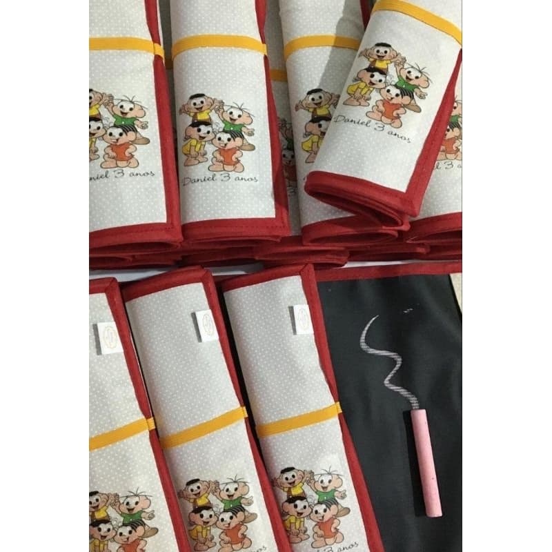 Lousa em tecido personalizada  com bolso/lousa lembrancinha
