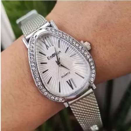 Relógio Feminino oval Luxo Com Stras Pulseira de Malha Resinada Design Elegante O formato de uma cobra 3242