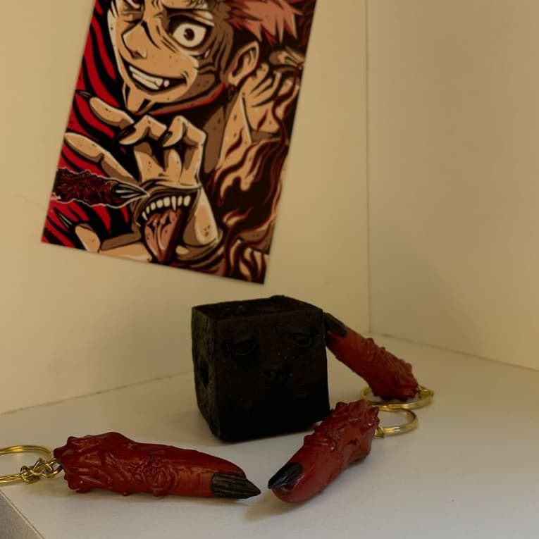 Chaveiro Dedo de Sukuna Jujutsu Kaisen – Acessório Geek Anime Detalhado
