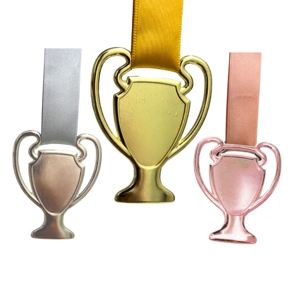 Medalha modelo trofeu com fita kit com até 30 und