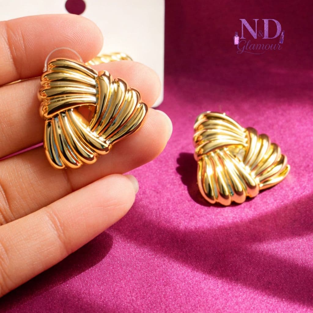 Brinco Concha do Mar Dourado Elegante – Acessório Feminino Praia & Verão