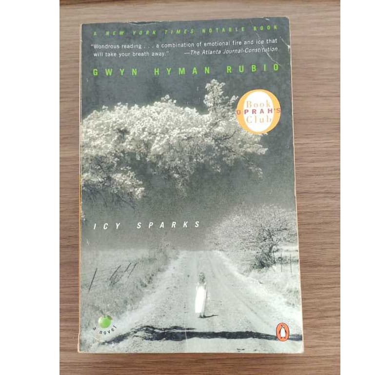 Icy Sparks - Livro de capa comum - Autor Gwyn Hyman Rubio