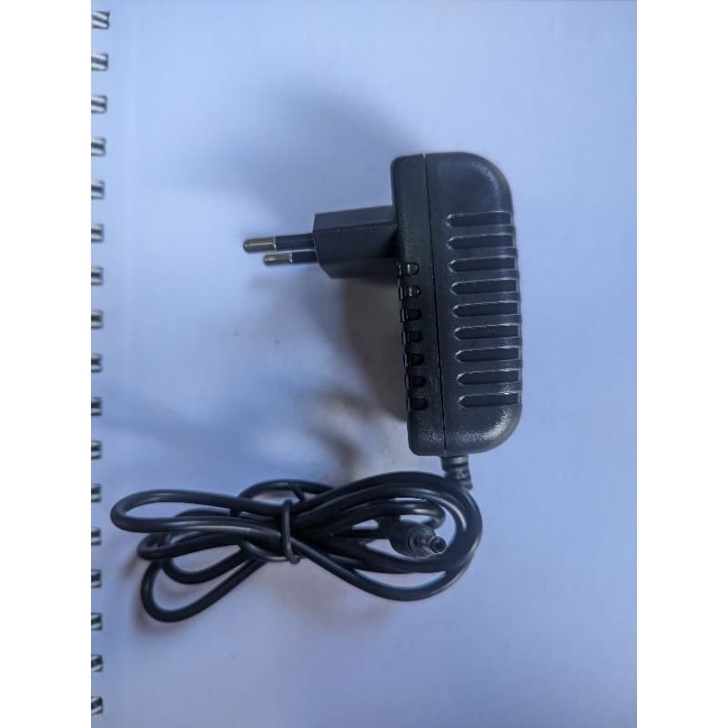 Fonte para tv box 6120 5V 2A 3.5mm X 1.35mm Bivolt 110/220V