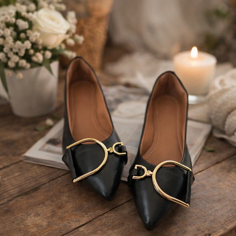 Sapatilha Feminina Bico Fino Elegante com Fivela Dourada Conforto e Estilo Casual