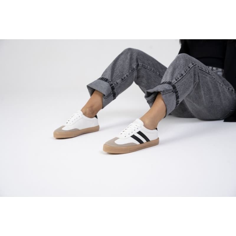 Tênis Feminino Casual Carol Branco e Preto Solado Crepe Byara
