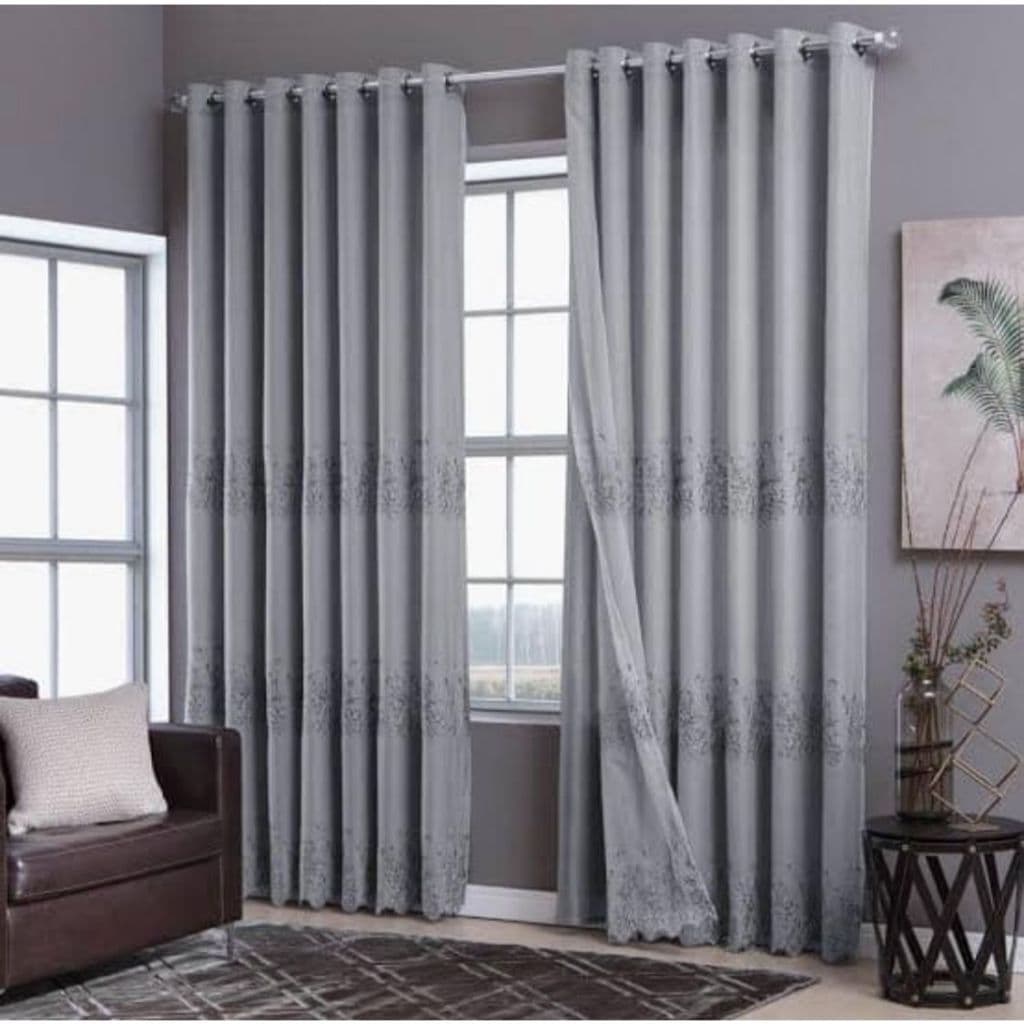 Cortina Bordada Com Forro de Microfibra Luxo 3,00m Largura X 2,80 Altura - OFERTA