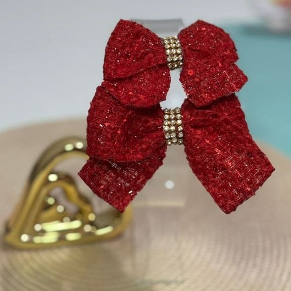 Laço Infantil Amor Perfeito Damas e Daminhas. Laço artesanal com brilho. Laço para Festas. Manta de strass.