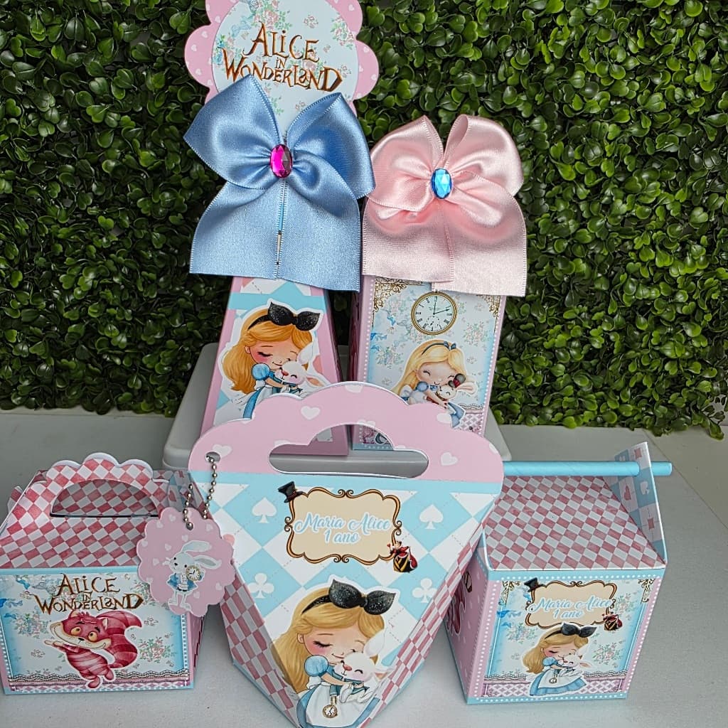 Kit Caixa Montada ALICE NO PAÍS DAS MARAVILHAS BABY CUTE - Personalizados - Festa infantil - Aniversário - Lembrancinha