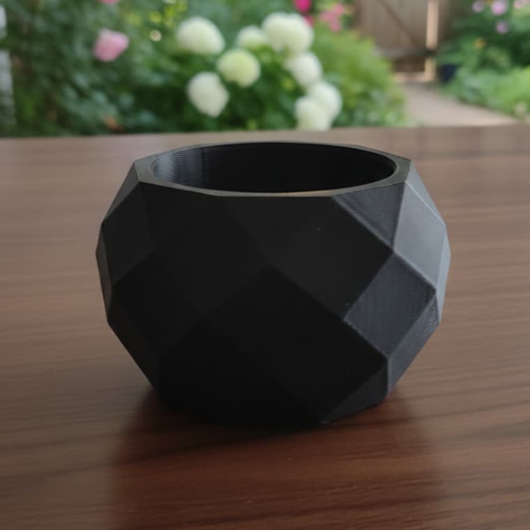 Cachepot Decorativo Facetado – Luxo e Modernidade