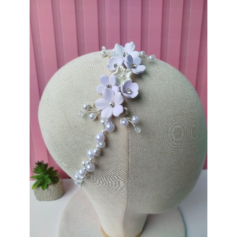 Tiara de Daminha Artesanal com Flores e Pérolas – Acessório Delicado para Casamento
