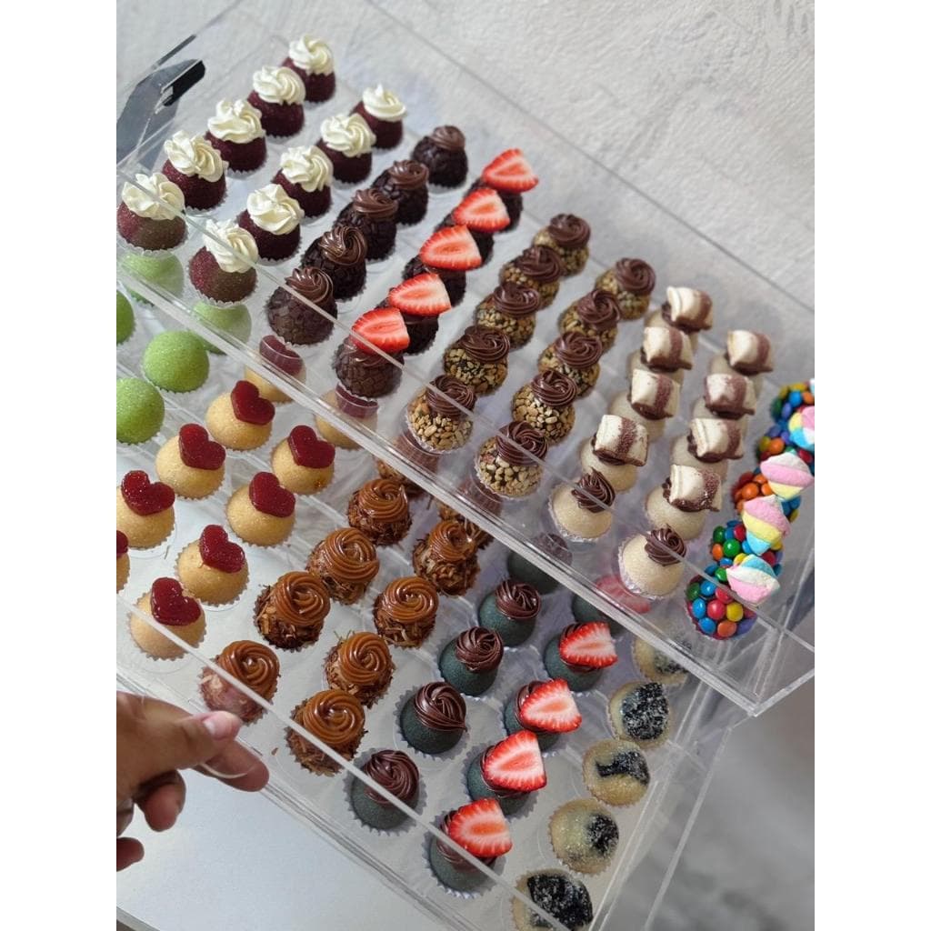 Expositor Personalizável para Brigadeiros e Doces até 120 brigadeiros