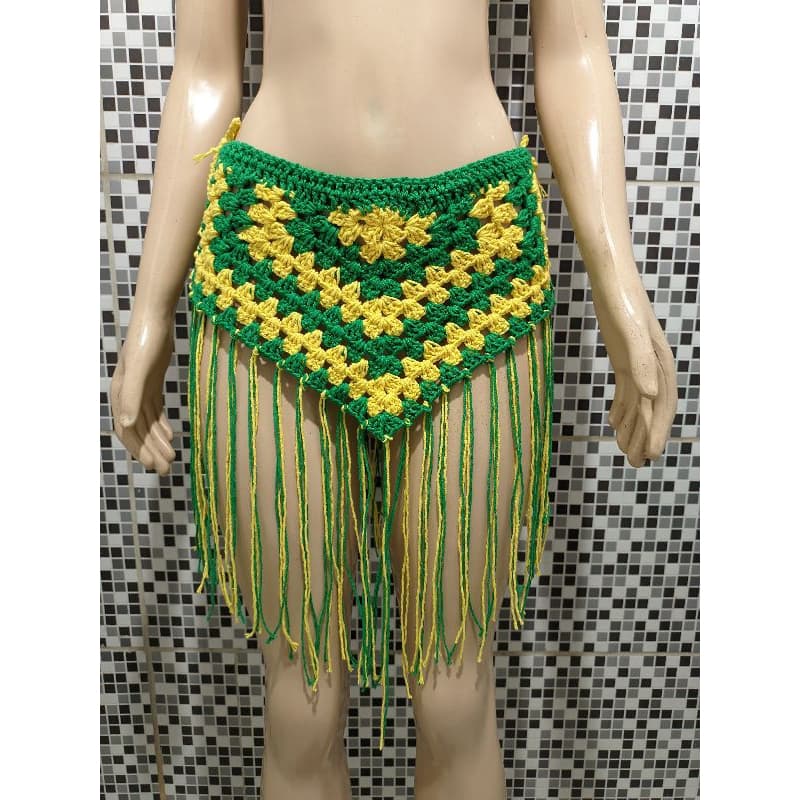 saia de crochê com franjas nas cores do Brasil - saída de praia