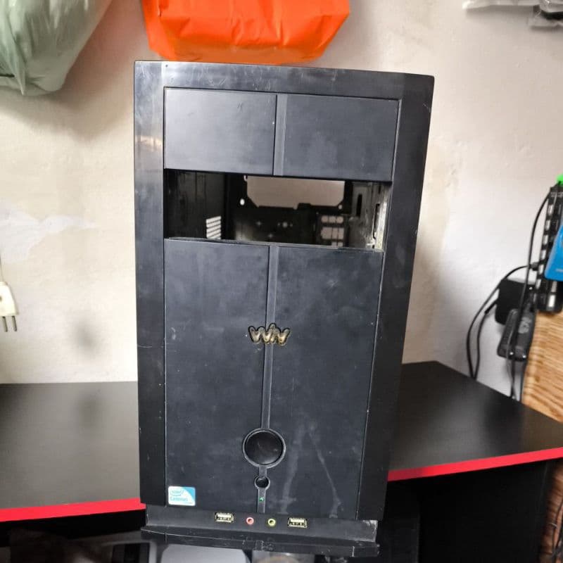 gabinete para computador (CPU) vazio usada