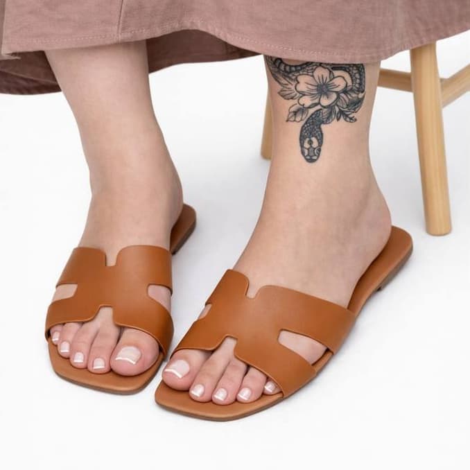 Rasteirinha Feminina Barata Sandália Confort Flat Tendência Verão Tiras Chinelo H Tendência 2026 Barata