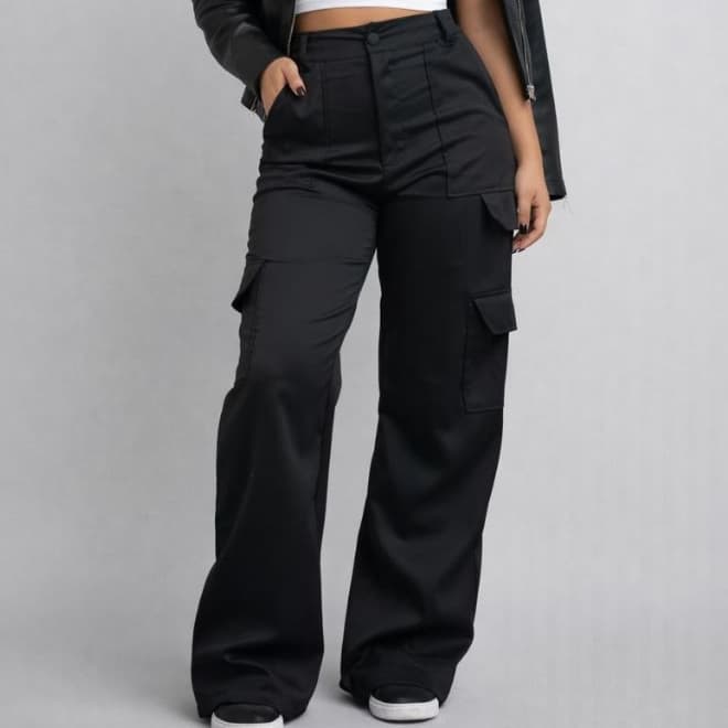 Calça cargo alfaiataria feminina pantalona com botao e bolsos laterais