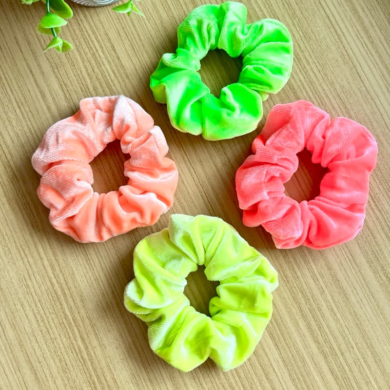 Kit 4 Scrunchie Xuxinha de Cabelo Cores Neon Veludo Carnaval