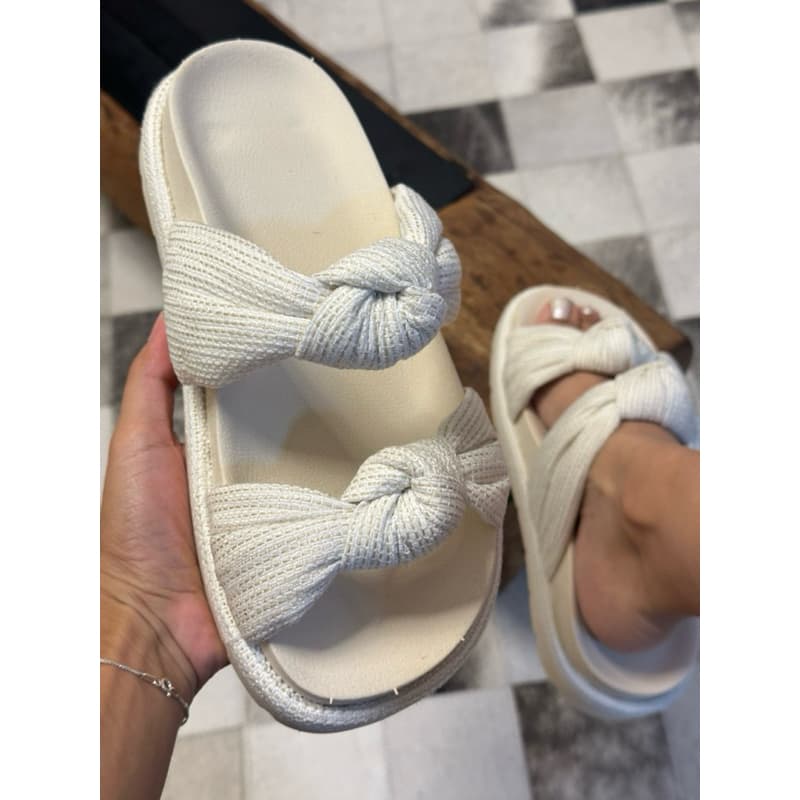 Papete Feminina com Laços – Conforto e Estilo Natural