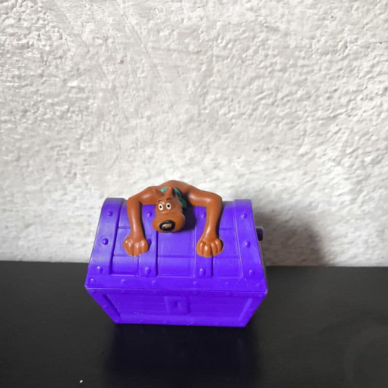 Boneco Scooby Doo Com Baú De Tesouros Conforme Fotos