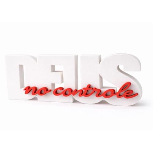 Frase decorativa “DEUS no Controle” - Biblica