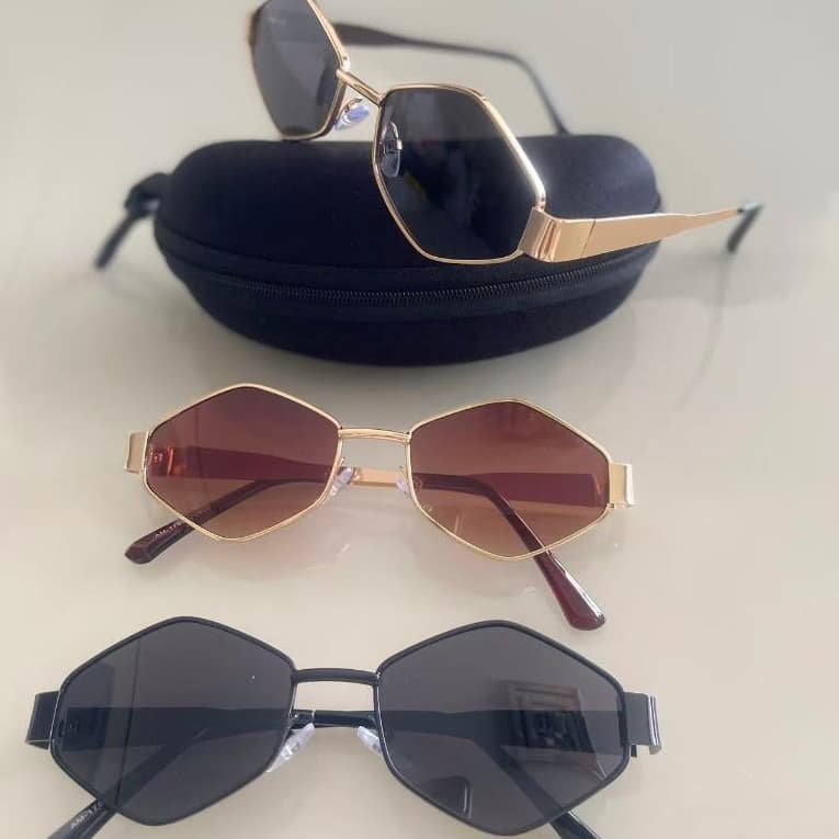 Óculos de Sol Feminino Geométrico Premium UV400 • Armação Metálica Dourada • Acompanha Estojo