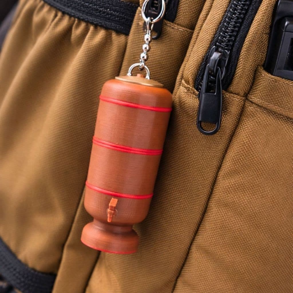 Chaveiro Mini Filtro de Barro Brasileiro – Tradição, Cultura e Nostalgia em Miniatura