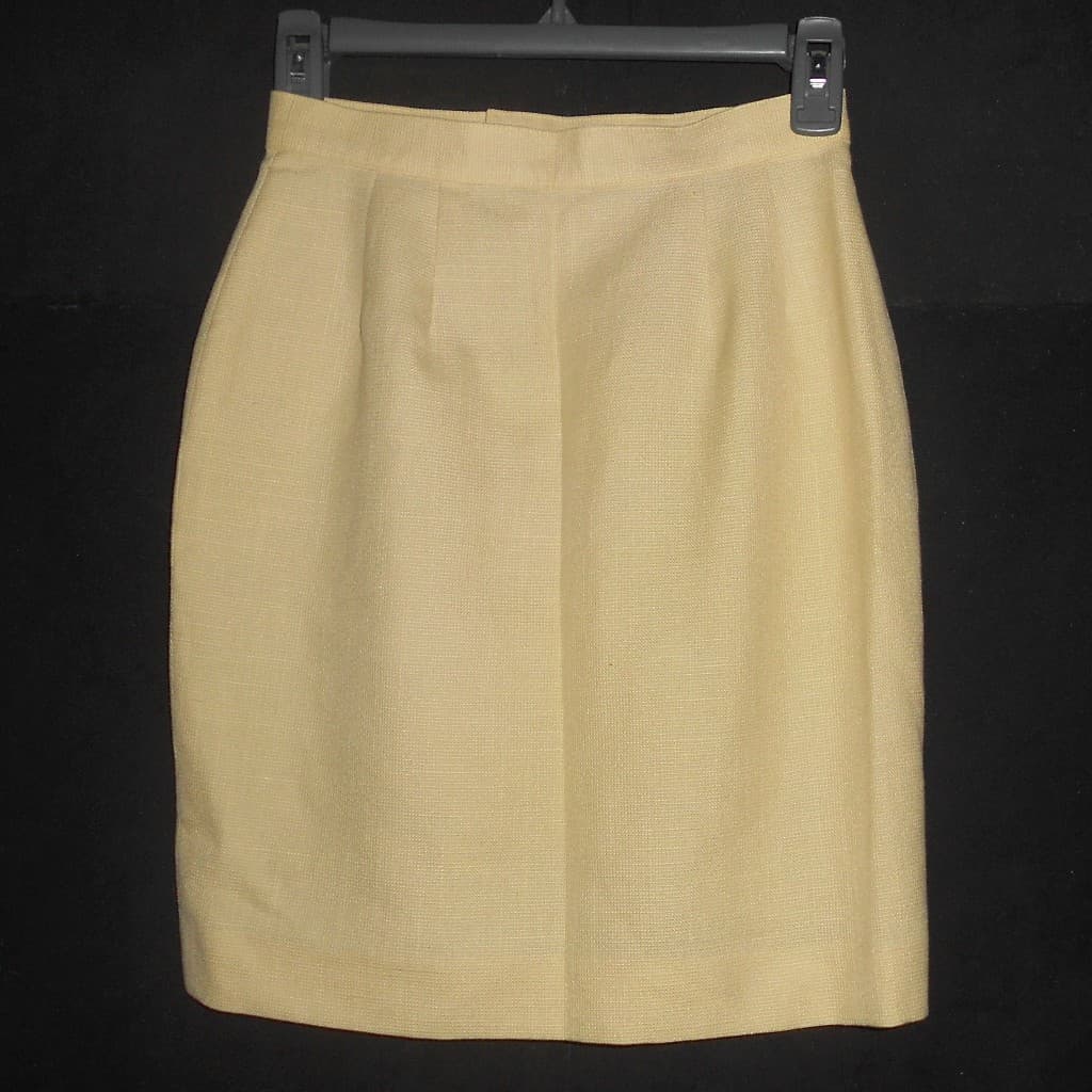 Saia feminina Sporty and Elegancy 401 social Tamanho P textura e forro amarela yellow