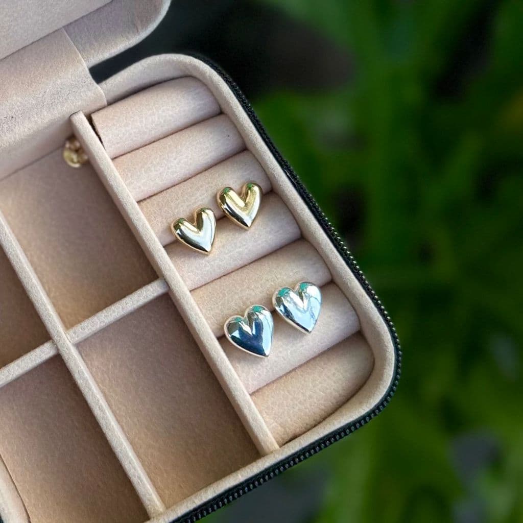 Brinco Feminino Coração Abaulado | Semijoia Banhada a Ouro 18k ou Prata 925
