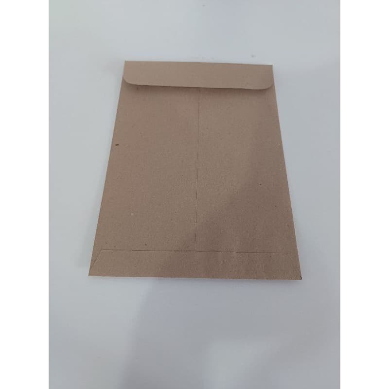 envelope pardo pequeno