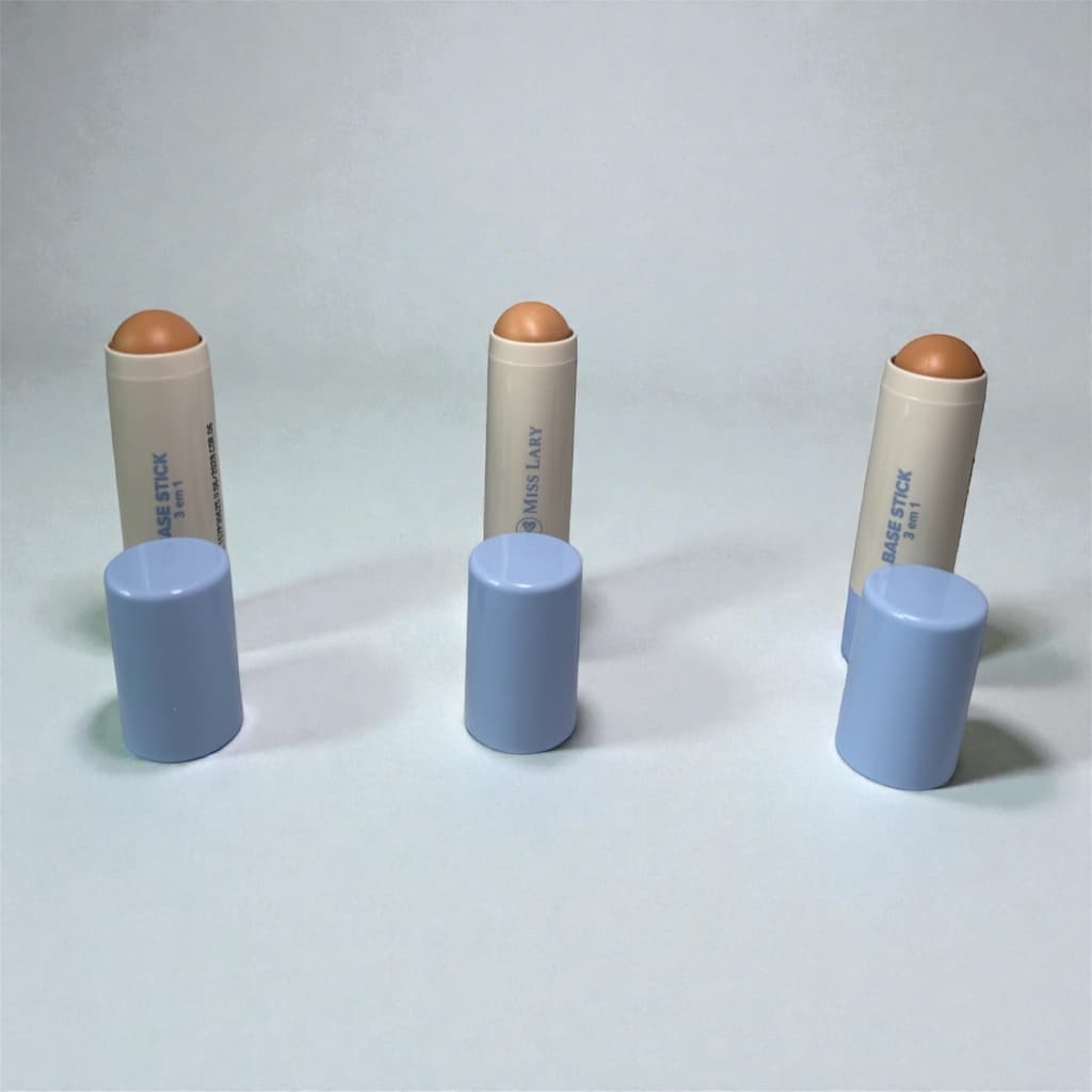 Base Stick 3 em 1 7g Miss Lary com Efeito Matte Natural