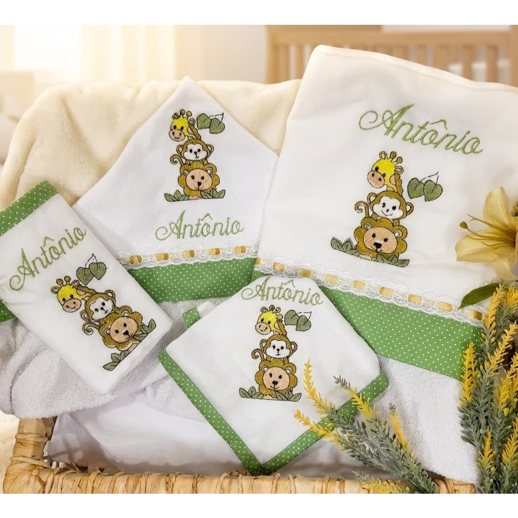 Kit Toalha Fralda + Fralda + Lencinho Bordadas Personalizadas c/ Nome do Bebê Menino