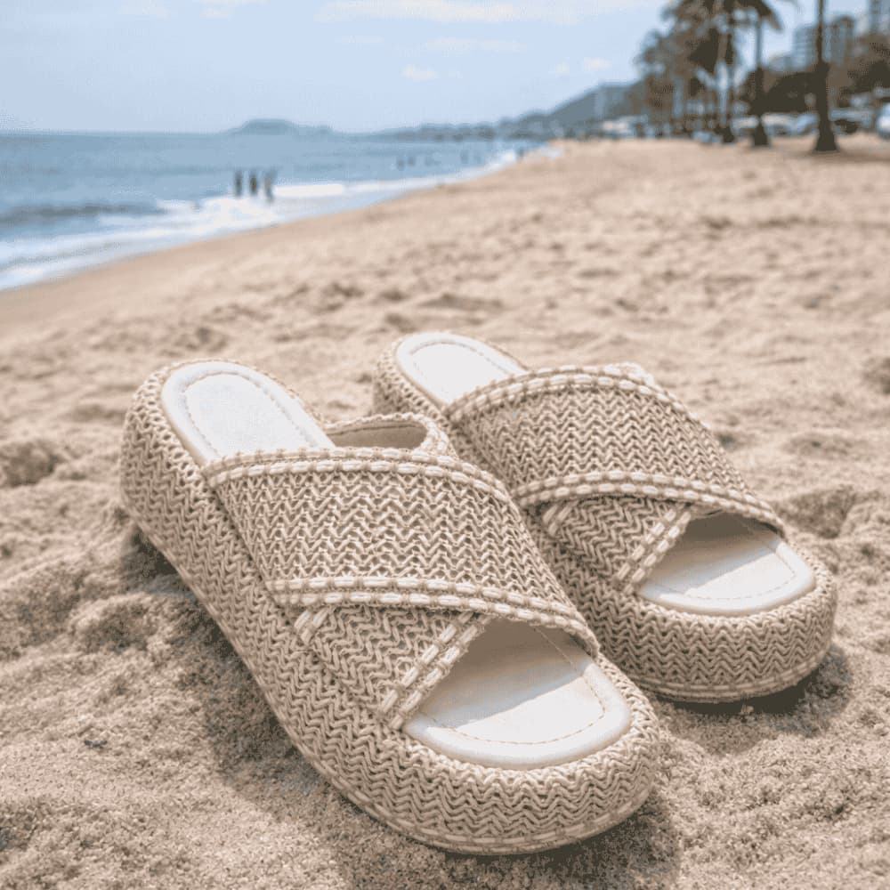 Papete Feminina Sandália Palha Trançada Acolchoada Estilosa Tamanco Chinelo Confortável Palha Verão Praia