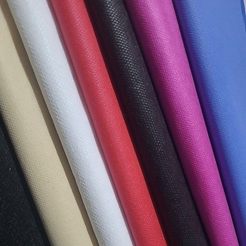 capas almofadas TNT com 10 unidades  coloridos sem o enchimento,resistentes e laváveis.