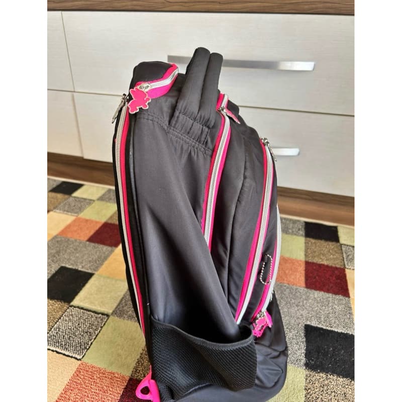 KIT MOCHILA DE rodinha NAO COR PRETA LANCHEIRA bom E ESTOJO BOX REBECCA BONBON ORIGINAL SÃO 3 peças envio de Brasília